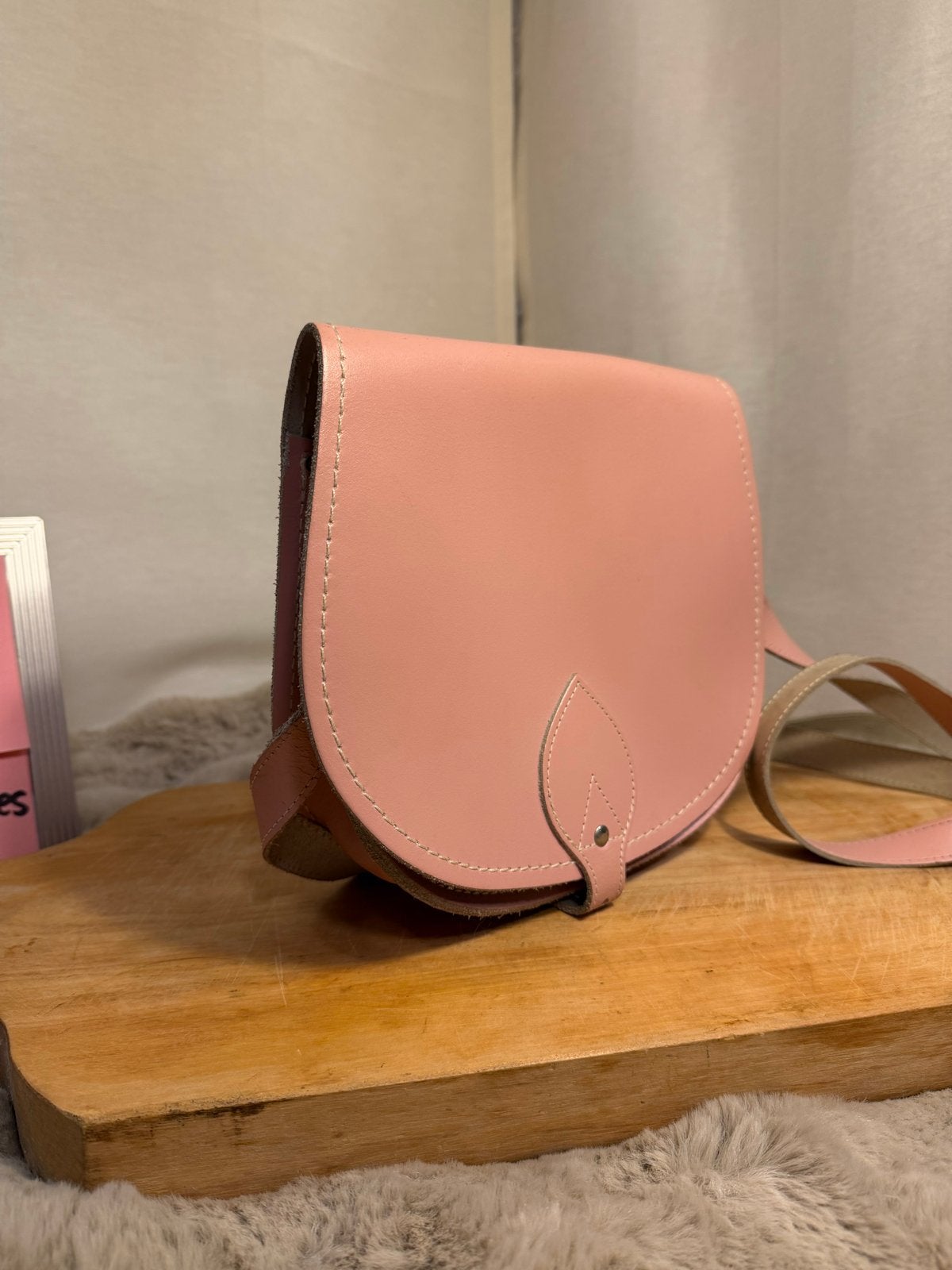 Roze leren schoudertasje - Made in England, Ophalen of Verzenden, Zo goed als nieuw, Roze, Schoudertasje