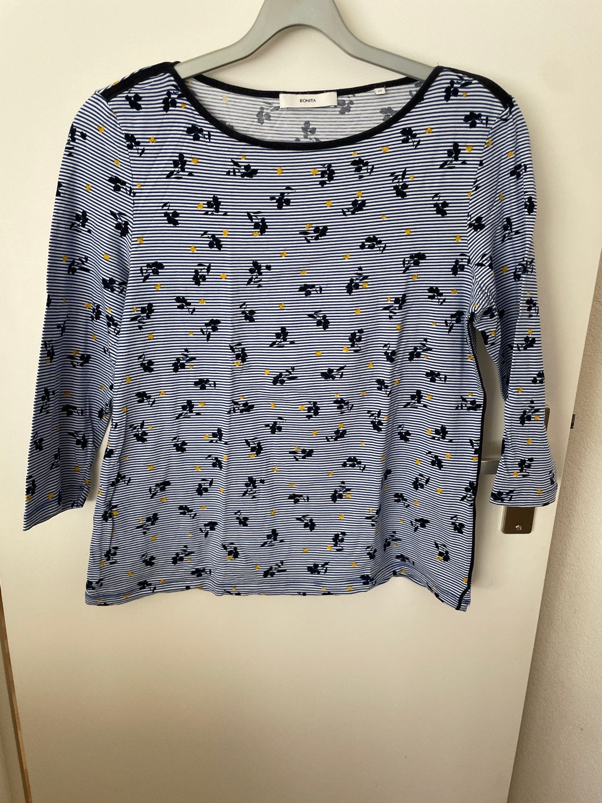 Bonita gestreepte top met bloemenprint, maat M, Maat 38/40 (M), Blauw, Ophalen of Verzenden, Zo goed als nieuw