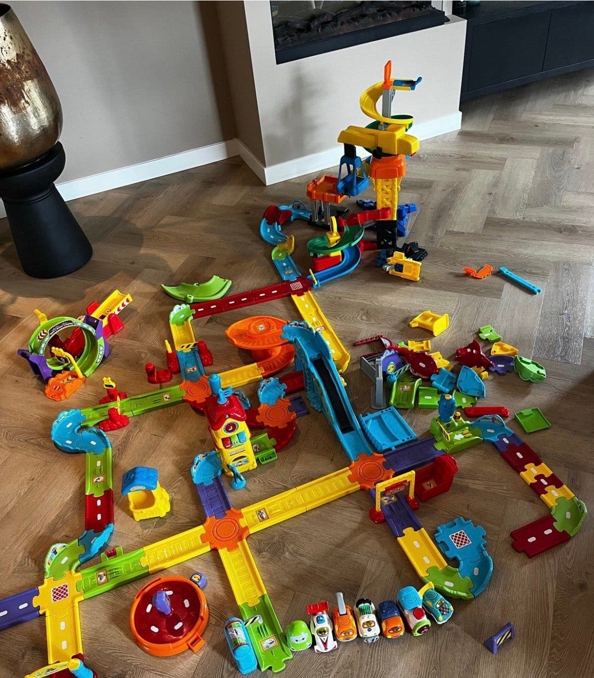 Grote Vtech Toet Toet Auto's collectie met diverse banen, Kinderen en Baby's, Ophalen, Zo goed als nieuw, 2 tot 4 jaar