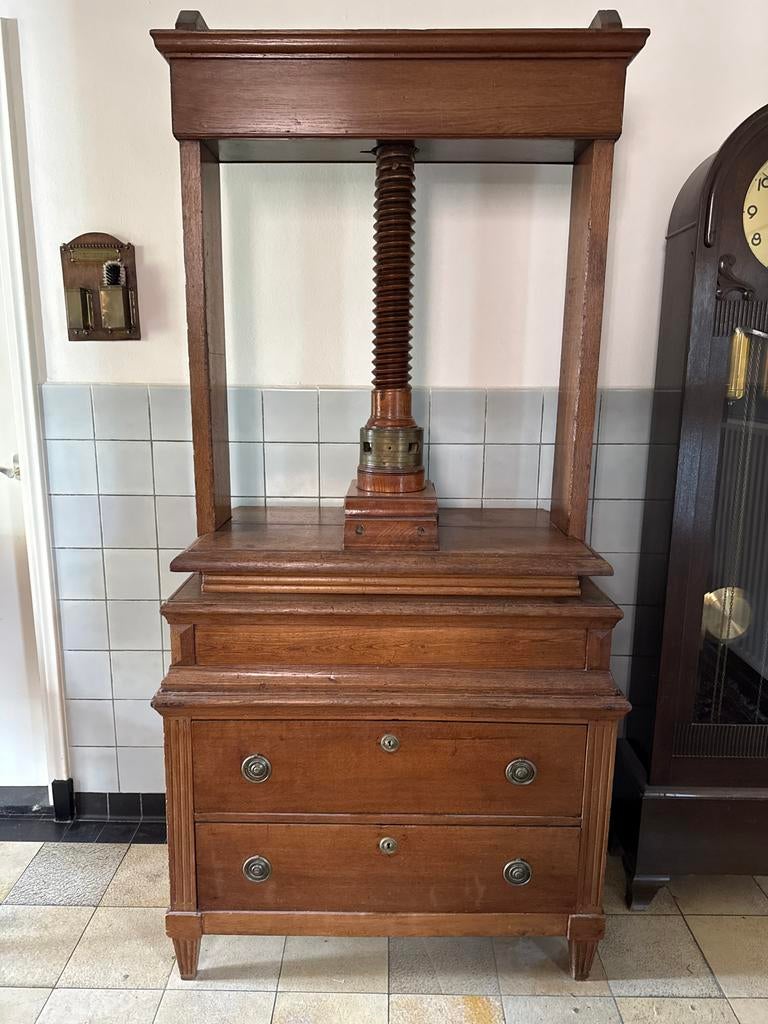 Antieke houten perskast met lades, Ophalen, Gebruikt
