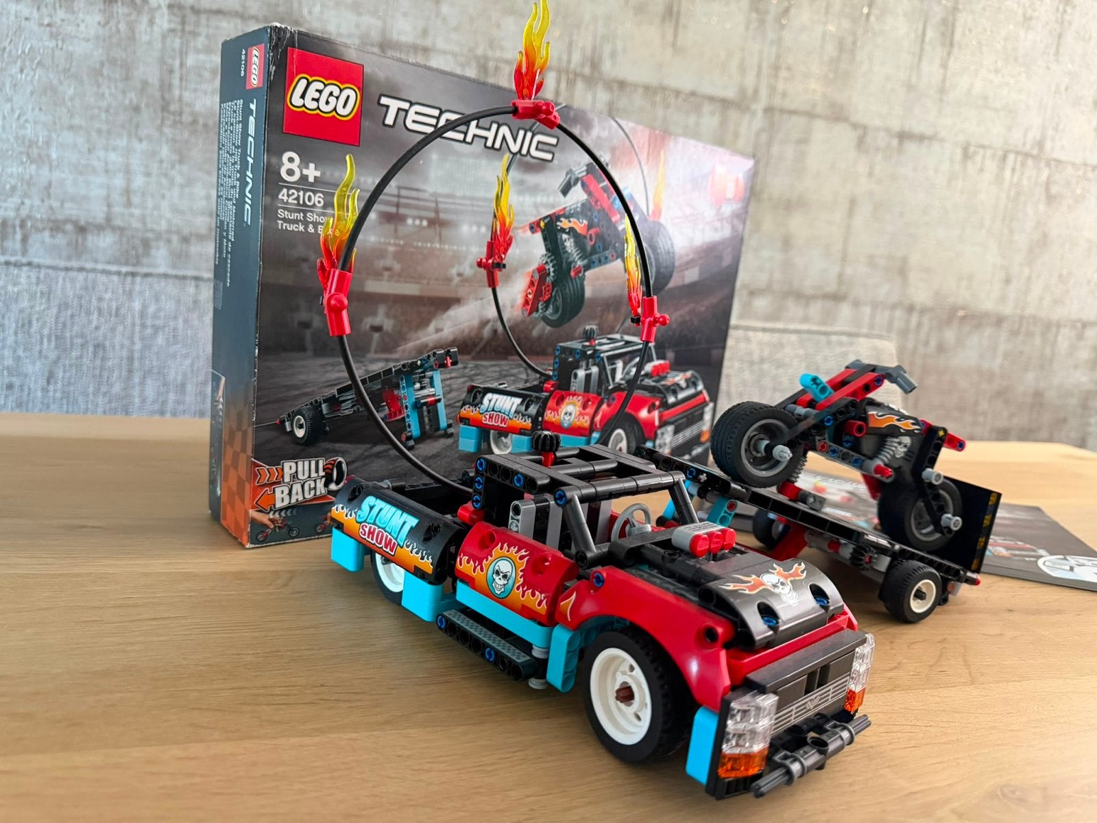 LEGO Technic 42106 Stunt Show Truck & Bike, Ophalen, Lego, Zo goed als nieuw, Complete set