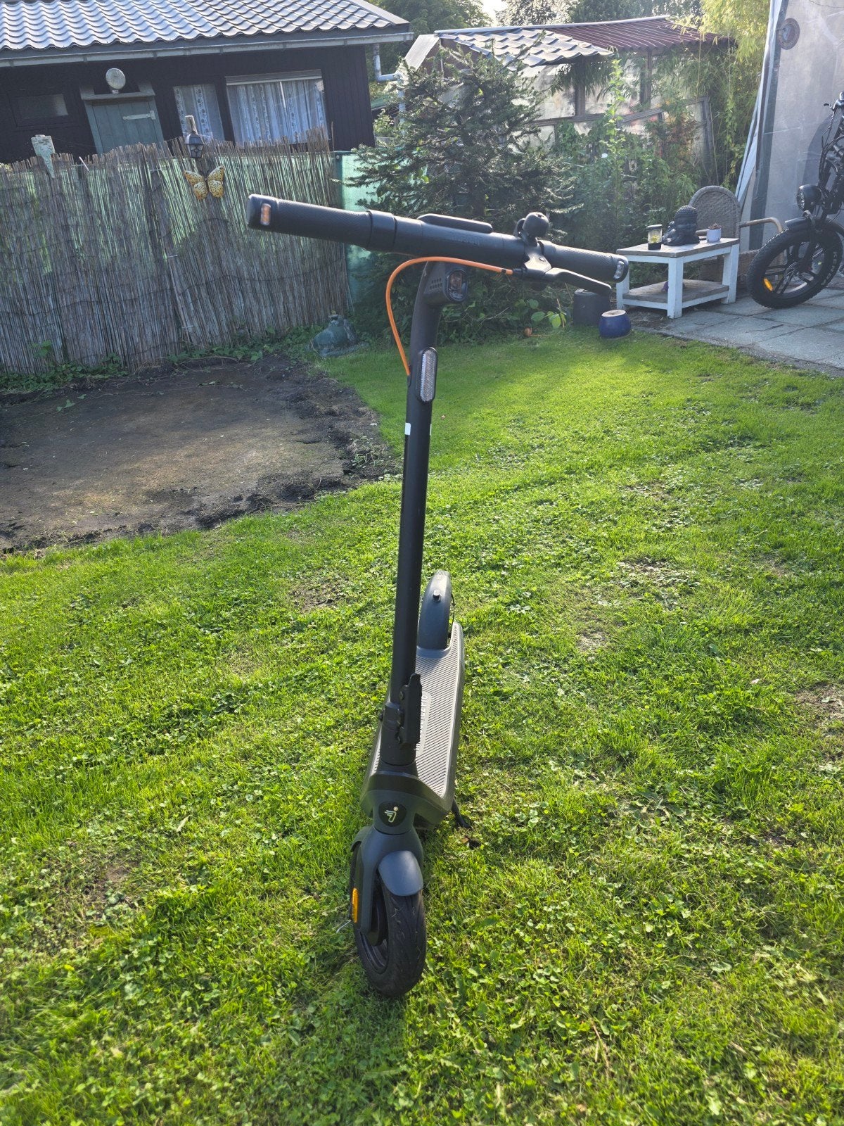 Ninebot E2 Pro elektrische step - Zo goed als nieuw, Fietsen en Brommers, Ophalen, Zo goed als nieuw, Elektrische step (E-scooter)