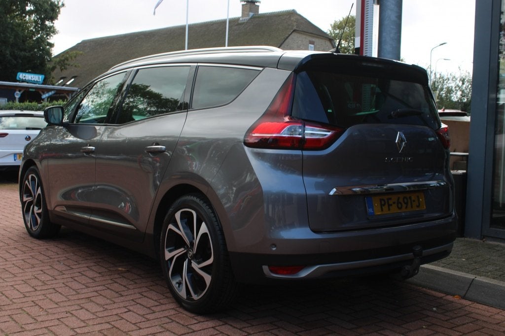 Renault Mégane grand scenic 1.2 TCE 7p *Bose* | Trekhaak |, Auto's, Gebruikt, 4 cilinders, 1850 kg, 7 stoelen