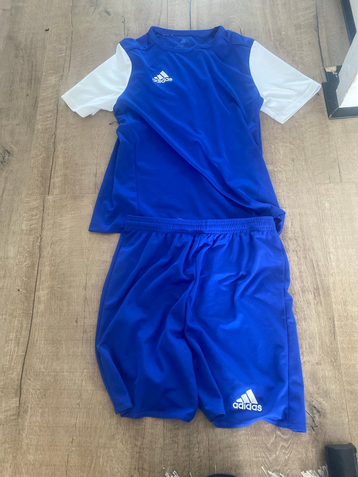 Adidas sportset - shirt en broekje - blauw/wit, Maat XS of kleiner, Ophalen, Gebruikt, Trainingspak
