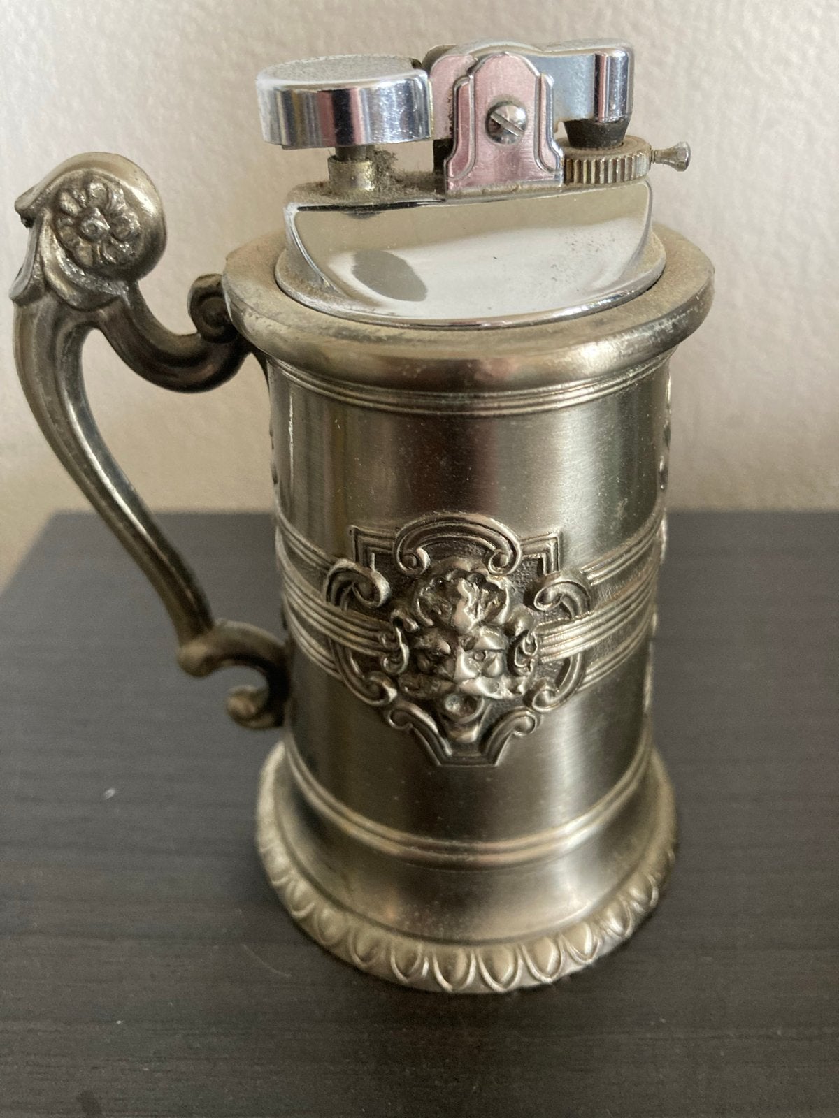 Koei Union Japan tafelaansteker in metalen bierpul, Verzamelen, Ophalen of Verzenden, Gebruikt, Aansteker