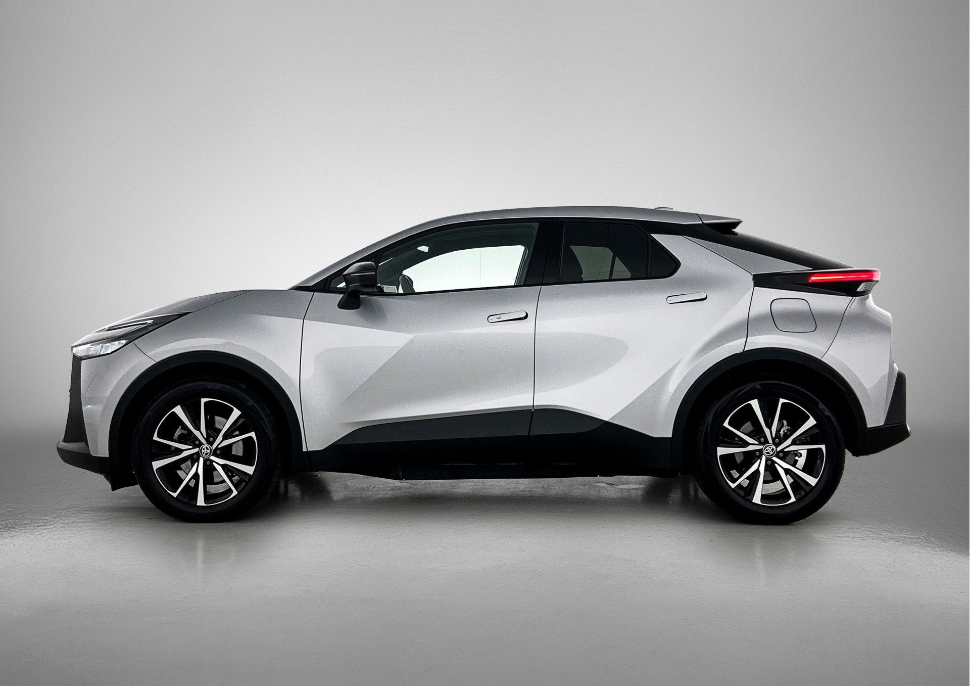 Toyota C-HR 2.0 Plug-in Hybrid 220 Dynamic | BTW voertuig |, Stof, 4 cilinders, Bedrijf, Hybride Elektrisch/Benzine