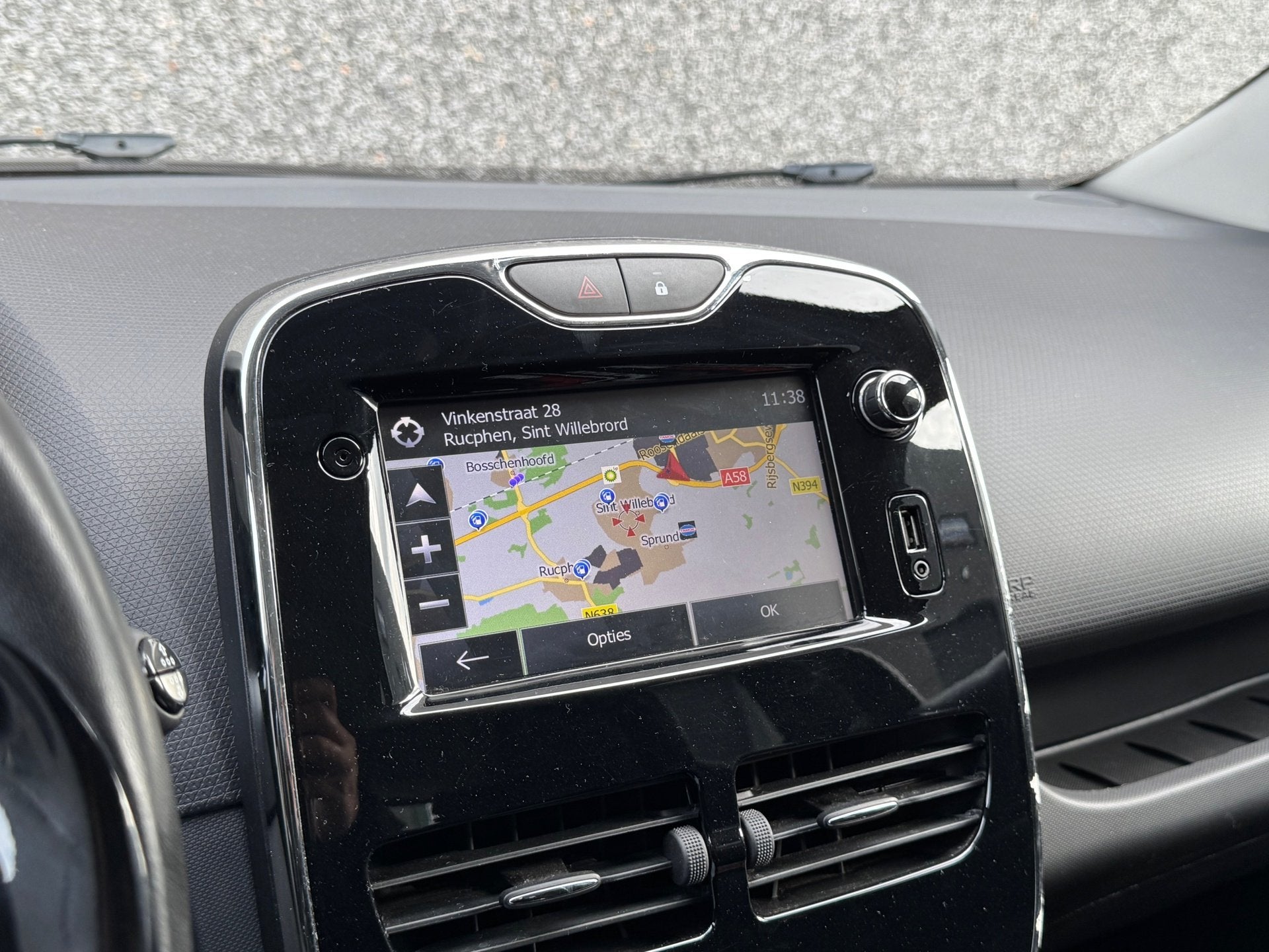 Renault CLIO 1.2 Expression Led Navigatie Cruise Controle Ac, Voorwielaandrijving, Stof, Gebruikt, 4 cilinders