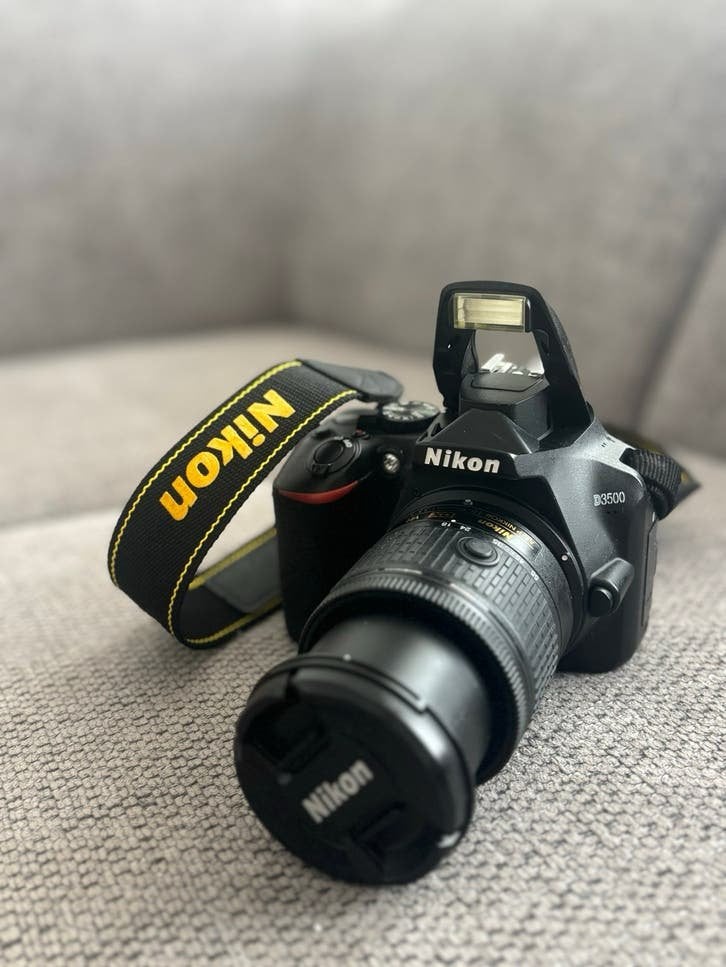 Nikon D3500 Spiegelreflexcamera met 18-55mm en 70-300mm lens, Spiegelreflex, Ophalen of Verzenden, Zo goed als nieuw, Nikon