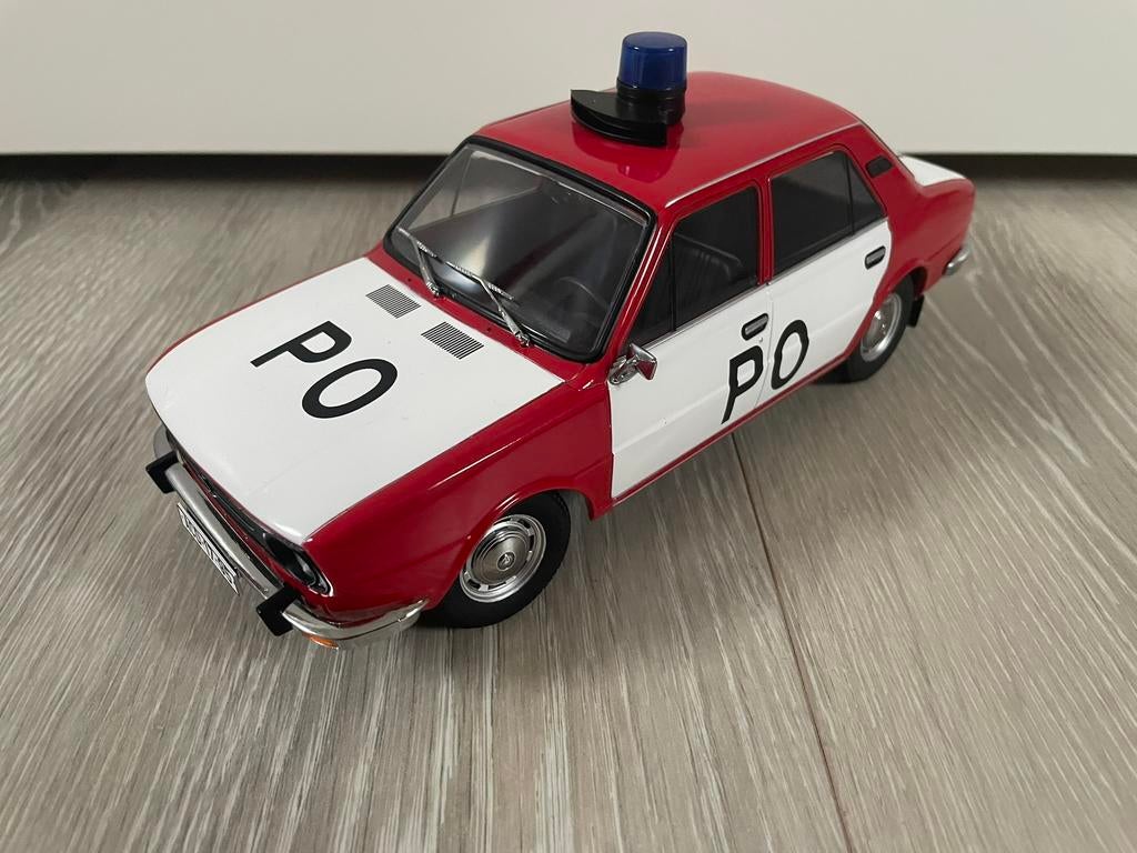 1:18 Triple9 Skoda 105L PO 1976 Fire Brigat Zonder doos, Ophalen of Verzenden, Zo goed als nieuw, Auto, Overige merken
