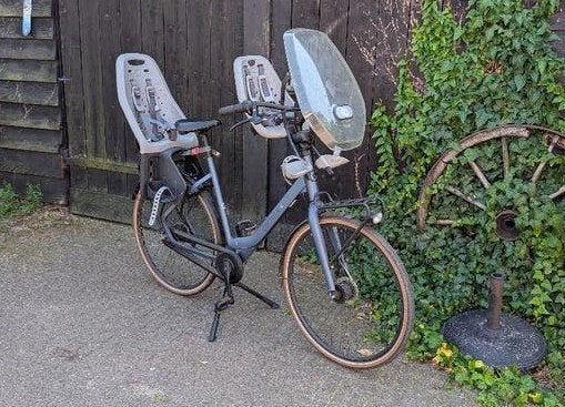 Kinderzitje voor en achter inclusief windscherm - grijs, Fietsen en Brommers, Fietsaccessoires | Fietsstoeltjes, Achterzitje, Yepp