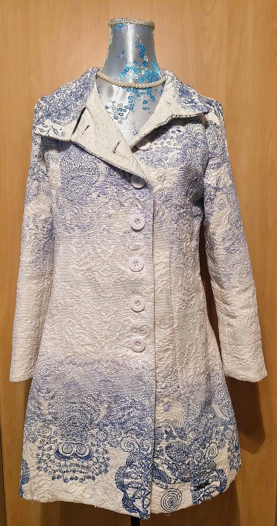 Desigual jas, Kleding | Dames, Wit, Maat 42/44 (L), Ophalen of Verzenden, Zo goed als nieuw