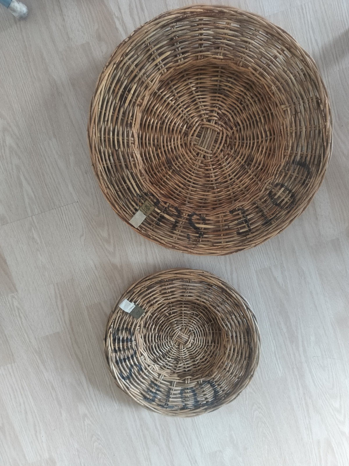 Rivièra Maison rattan onderborden, Huis en Inrichting, Woonaccessoires | Schalen en Manden, Ophalen of Verzenden, Zo goed als nieuw