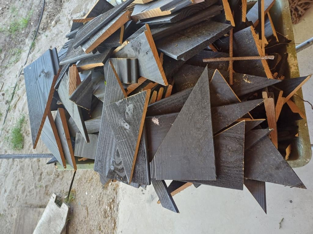 Kleine rest stukken zwart douglas, Doe-het-zelf en Verbouw, Metalen, Ophalen of Verzenden