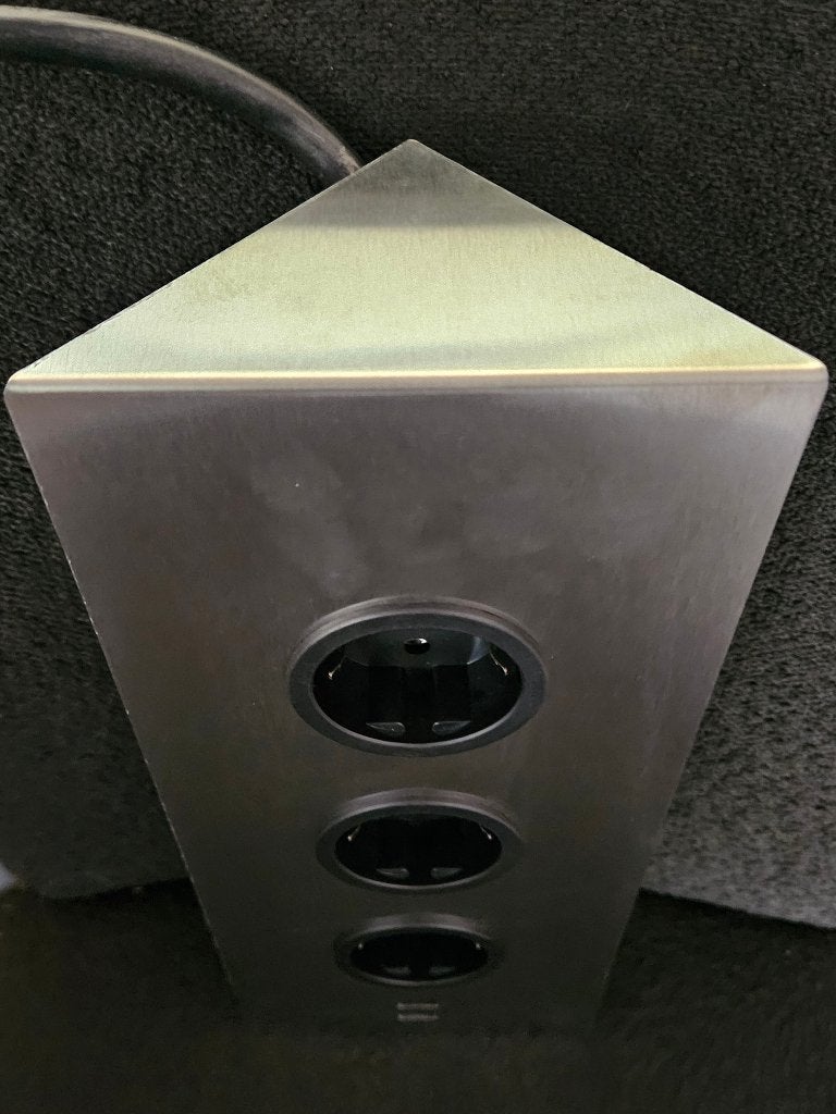 Caressi  ( 009325) hoekstopcontact, Huis en Inrichting, Keuken | Keukenelementen, Ophalen, Weteringstraat 8 7041 GW ’s-Heerenberg Nederland
