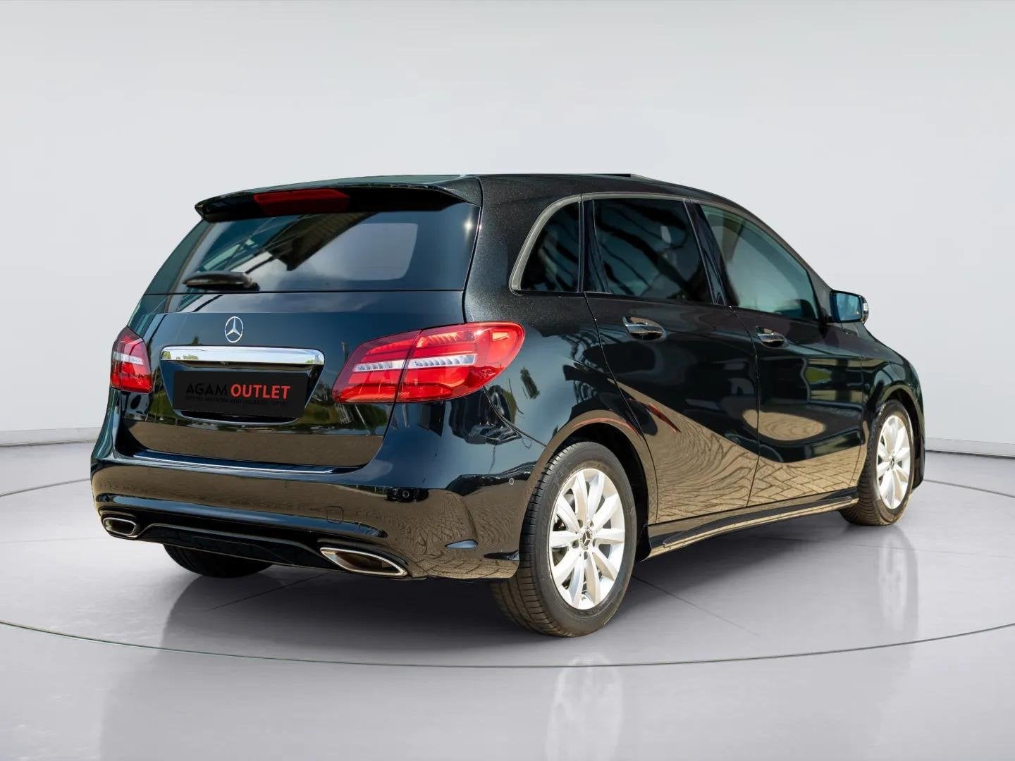 Mercedes-Benz B-Klasse 180 | Panorama dak, Auto's, Mercedes-Benz, 1325 kg, Gebruikt, Euro 6, 4 cilinders