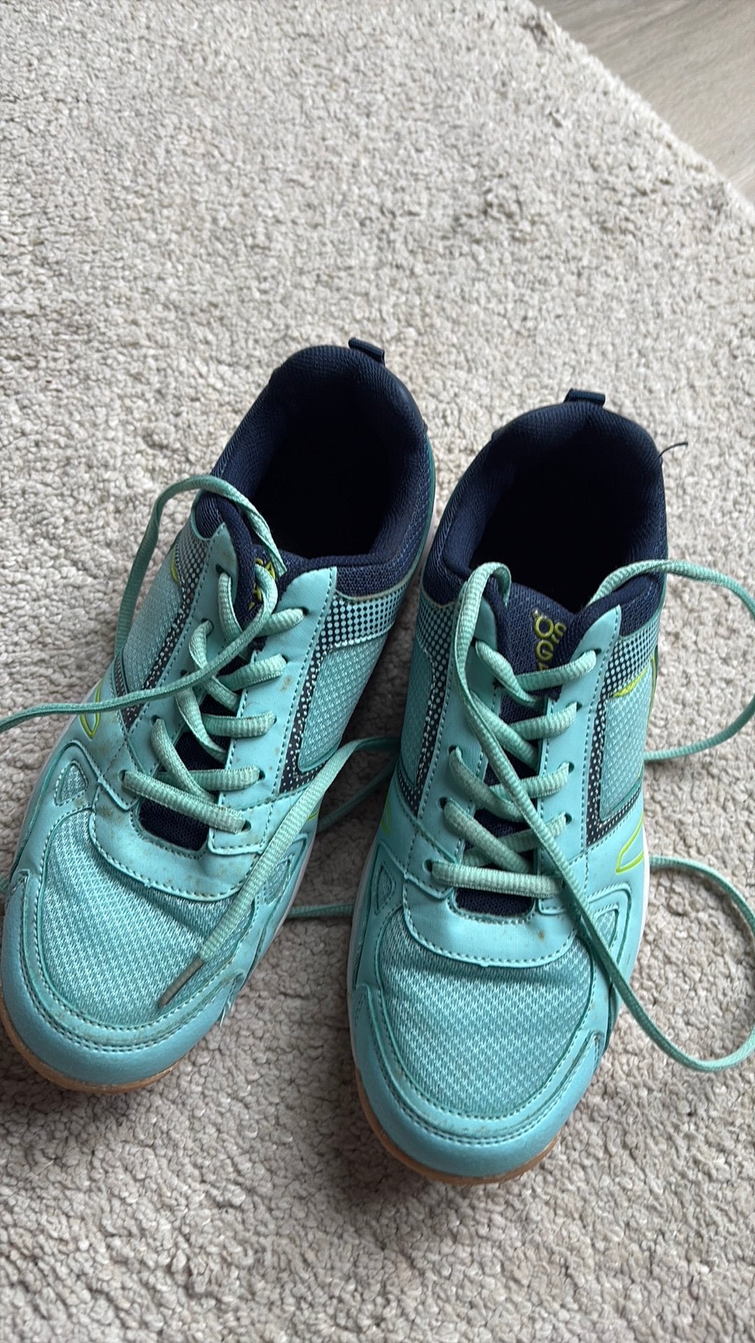 Gymschoenen osaga maat 39 lichtblauw, Ophalen of Verzenden, Zo goed als nieuw, Blauw, Sneakers of Gympen