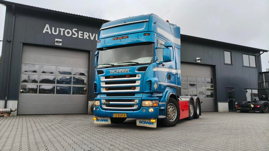 Scania R580 MANUEL - RETARDER - 6X2 - 1MLN KM (bj 2005), Auto's, Vrachtwagens, Scania, Blauw, Bedrijf, 2 stoelen