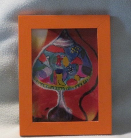 Foto van schilderij van een lamp in oranje lijstje met glas, Minder dan 50 cm, Oorspronkelijke maker, Ophalen of Verzenden, Zo goed als nieuw
