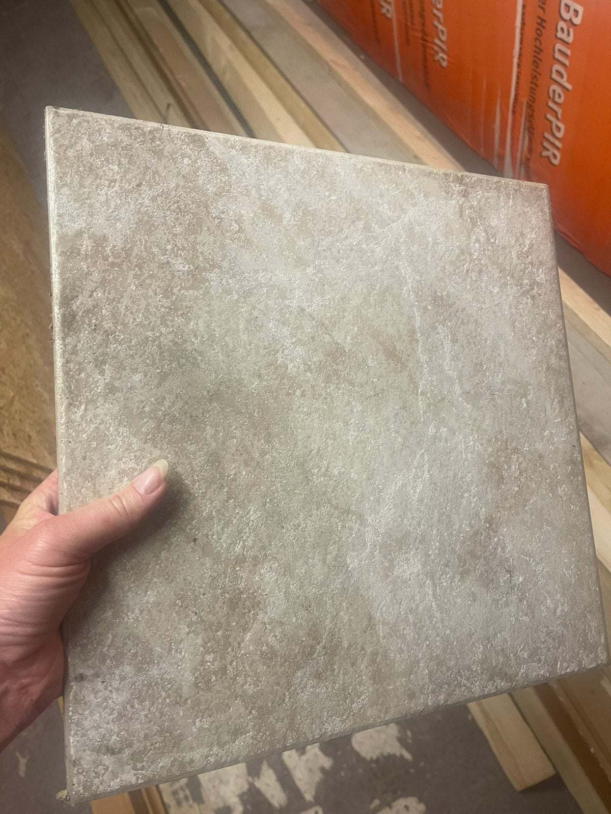 14 stuks tegels 34x34 cm - 1,62 m2, Gebruikt, Keramiek, Ophalen of Verzenden, 20 tot 40 cm