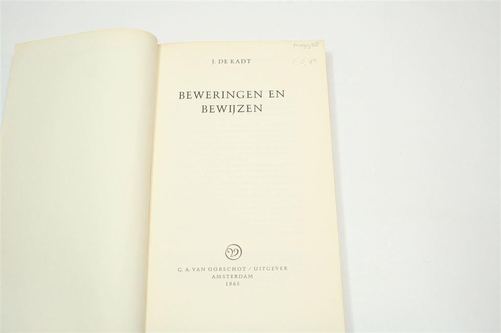 Beweringen en Bewijzen — De Kadt, Trotsky, Stoa 1965, Boeken, Ophalen of Verzenden, Gelezen