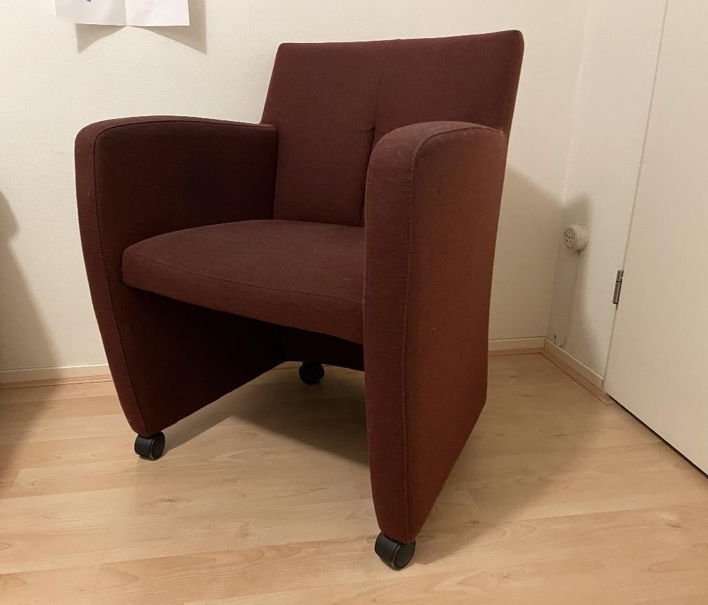 Leolux stoel Kilenge laag, Huis en Inrichting, Fauteuils, Ophalen, Gebruikt, Minder dan 75 cm, Stof