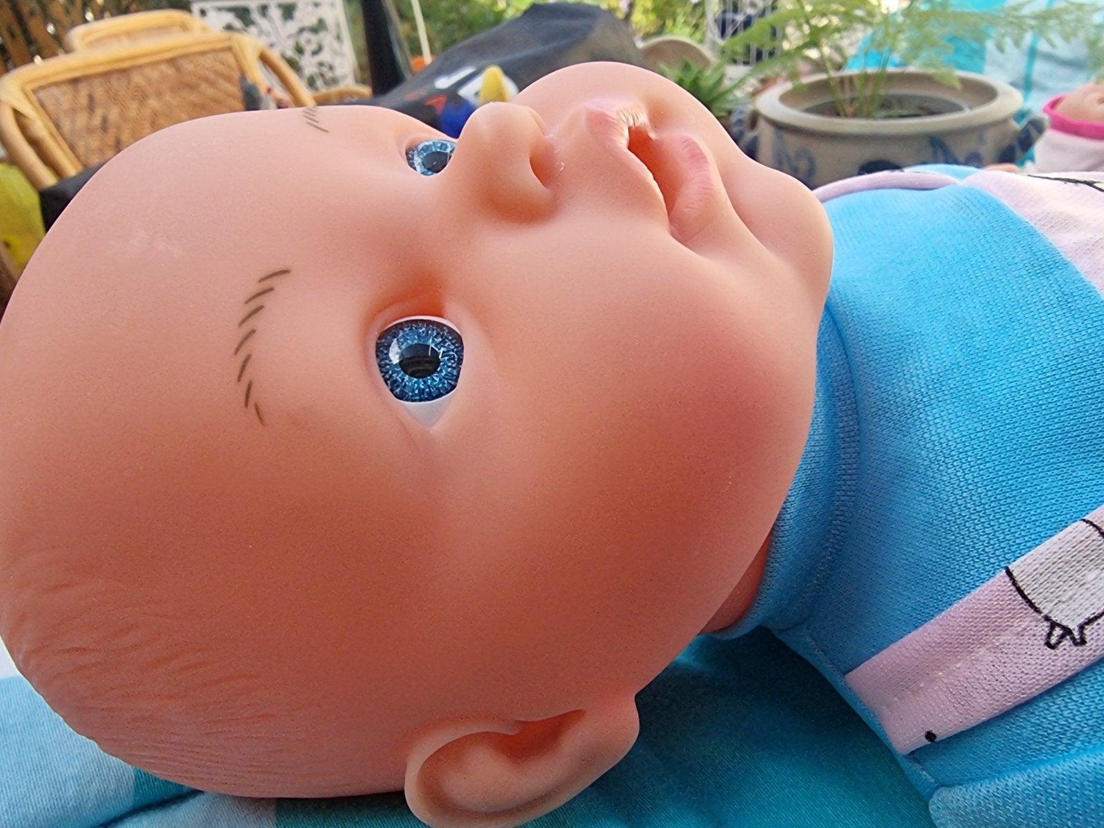Babypop 40 cm - Huilt en lacht - Zo goed als nieuw, Ophalen of Verzenden