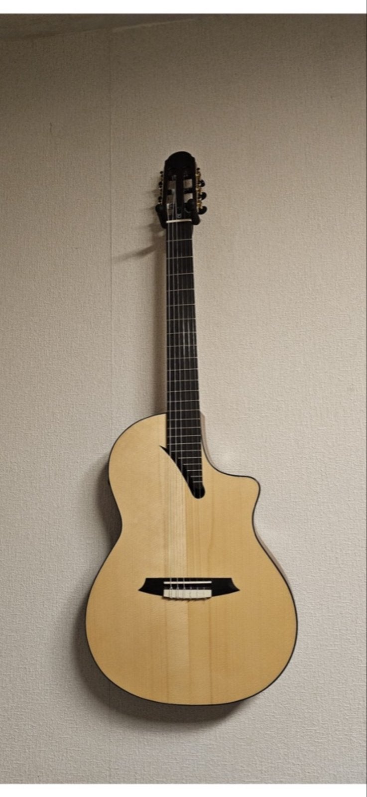 Martínez Toledo MC-18 nylon-string podiumgitaar