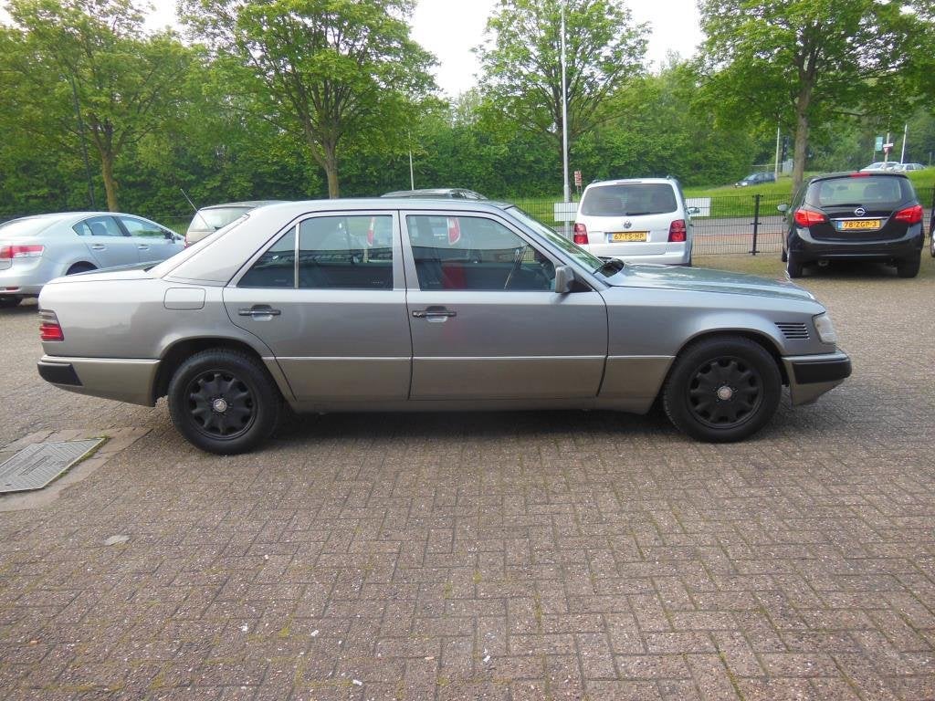 Mercedes-Benz 200-500 (W124) 300 D Turbo, Auto's, Automaat, Achterwielaandrijving, Gebruikt, 143 pk