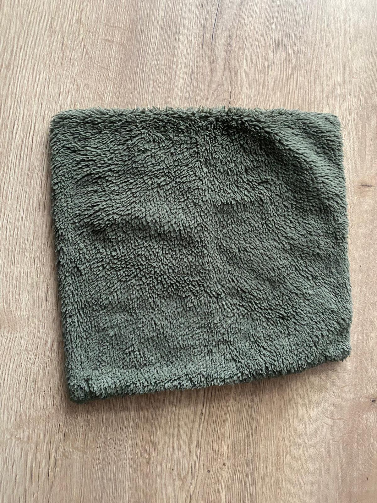 Groene teddy kussenhoes 40  40 cm – zacht & fluffy, Ophalen of Verzenden, Zo goed als nieuw, Groen, Vierkant