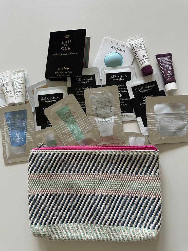 Sisley tasje met 19 samples, handig voor vakantie, Ophalen of Verzenden, Zo goed als nieuw, Gehele gezicht