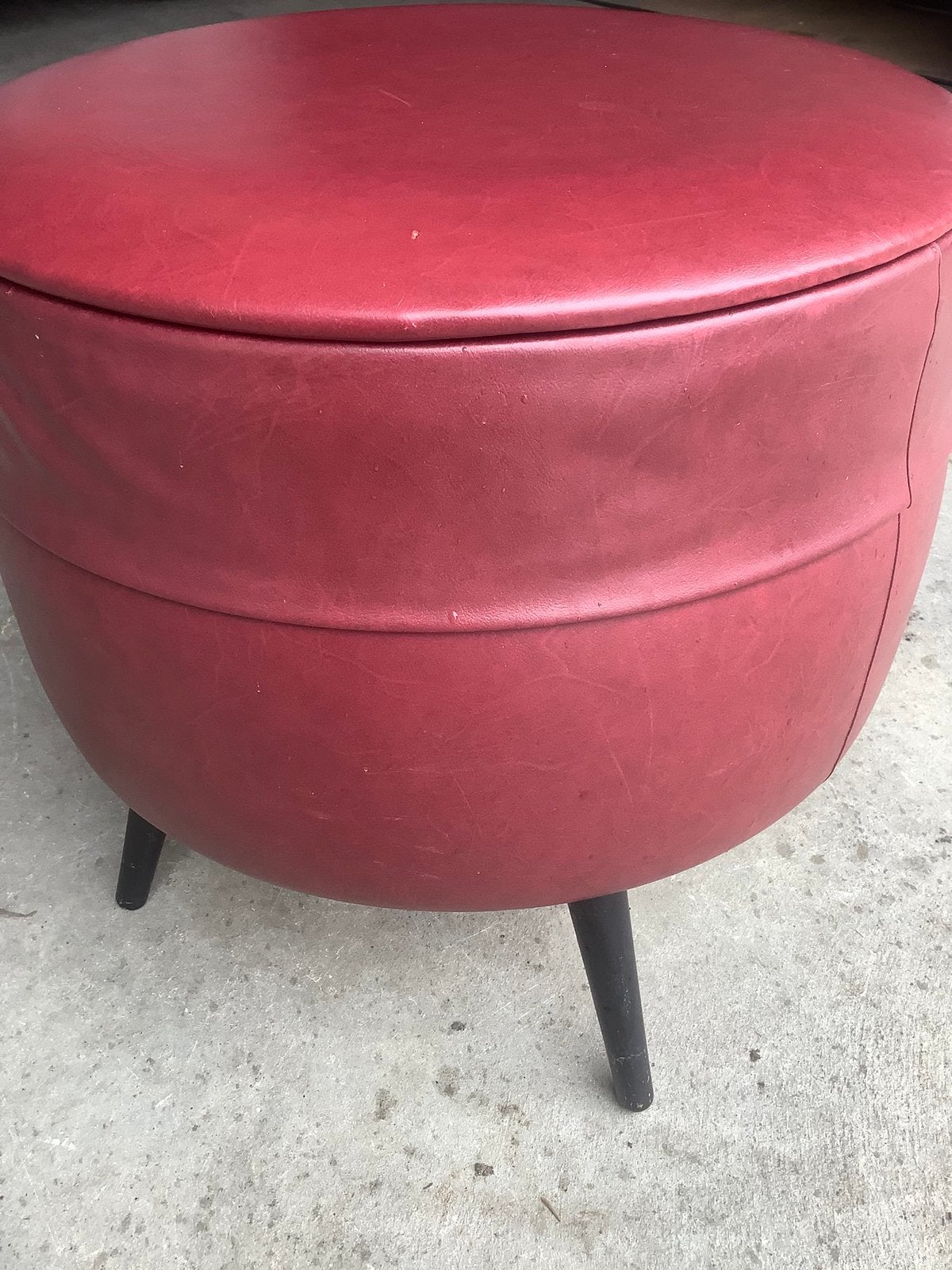 Vintage poef naaimand op poten, Huis en Inrichting, Banken | Voetenbanken en Poefen, Ophalen of Verzenden, Gebruikt, Rond, Minder dan 50 cm