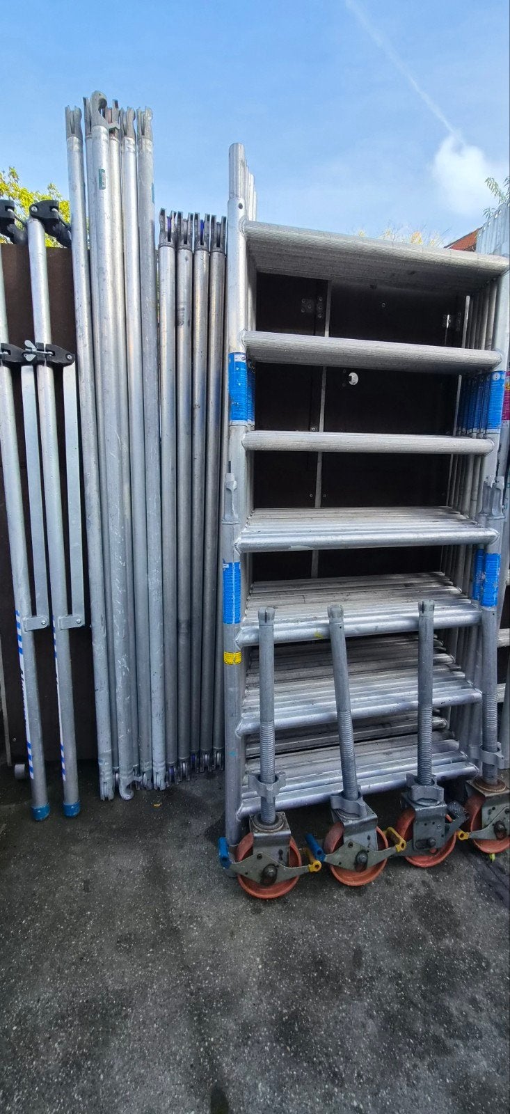 te koop Rolsteiger werkhoogte 8.20 frames 90 cm asc, Doe-het-zelf en Verbouw, Adc, Ophalen of Verzenden, Rolsteiger of Kamersteiger