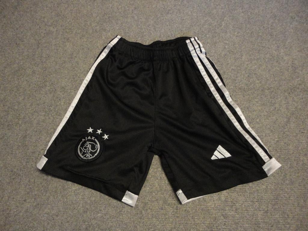 Mooi zwart voetbalbroekje van AJAX maat 128, Kinderen en Baby's, Kinderkleding | Maat 128, Adidas, Sport- of Zwemkleding, Ophalen of Verzenden