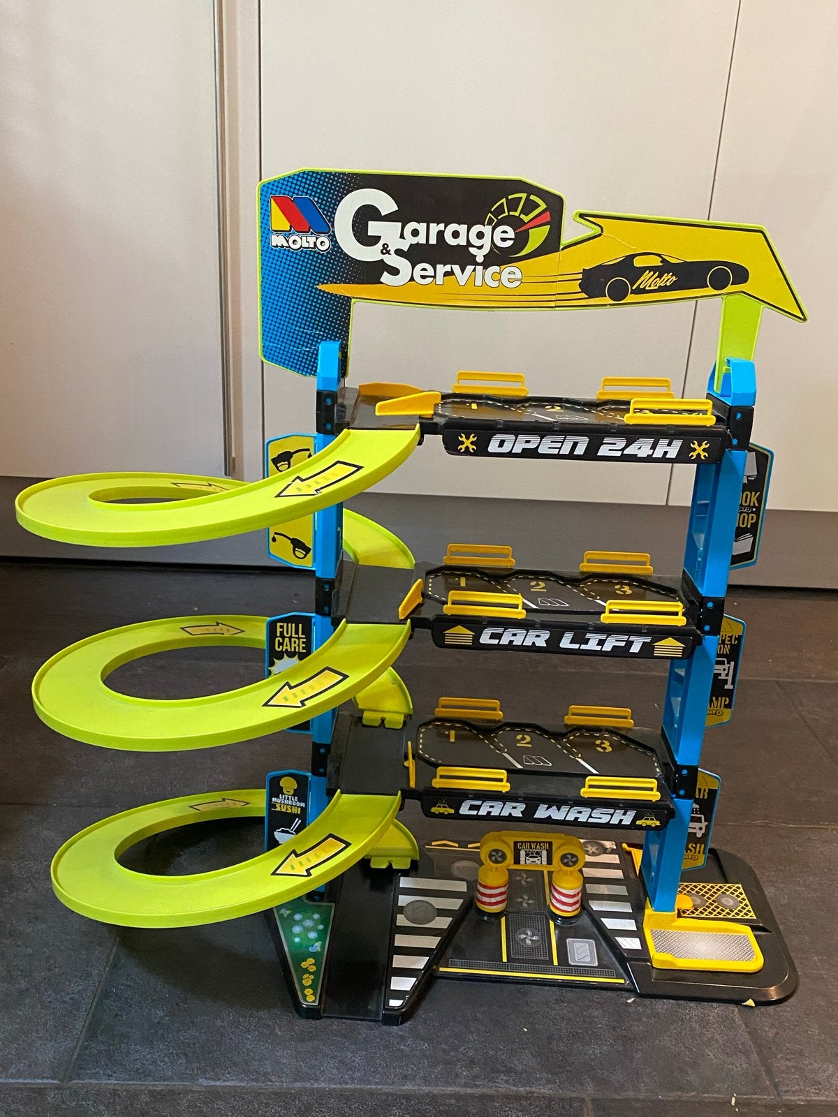Molto Auto garage for hotwheels or disney cars, Ophalen of Verzenden, Gebruikt