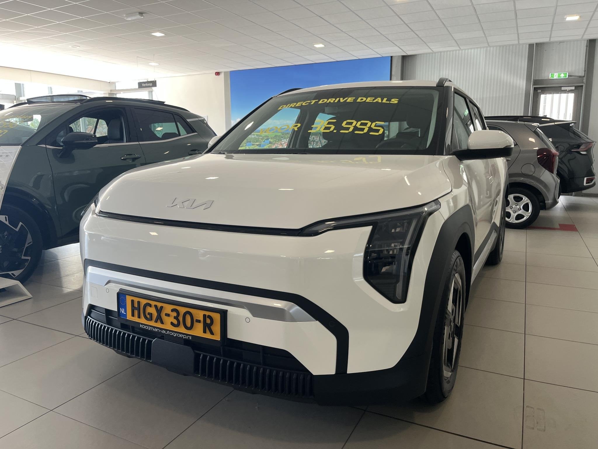 Kia EV3 Air 58.3 kWh DIRECT RIJDEN! DEMO VOORDEEL! 17% BIJTE, EV3, Stof, 1700 kg, Automatische klimaatregeling