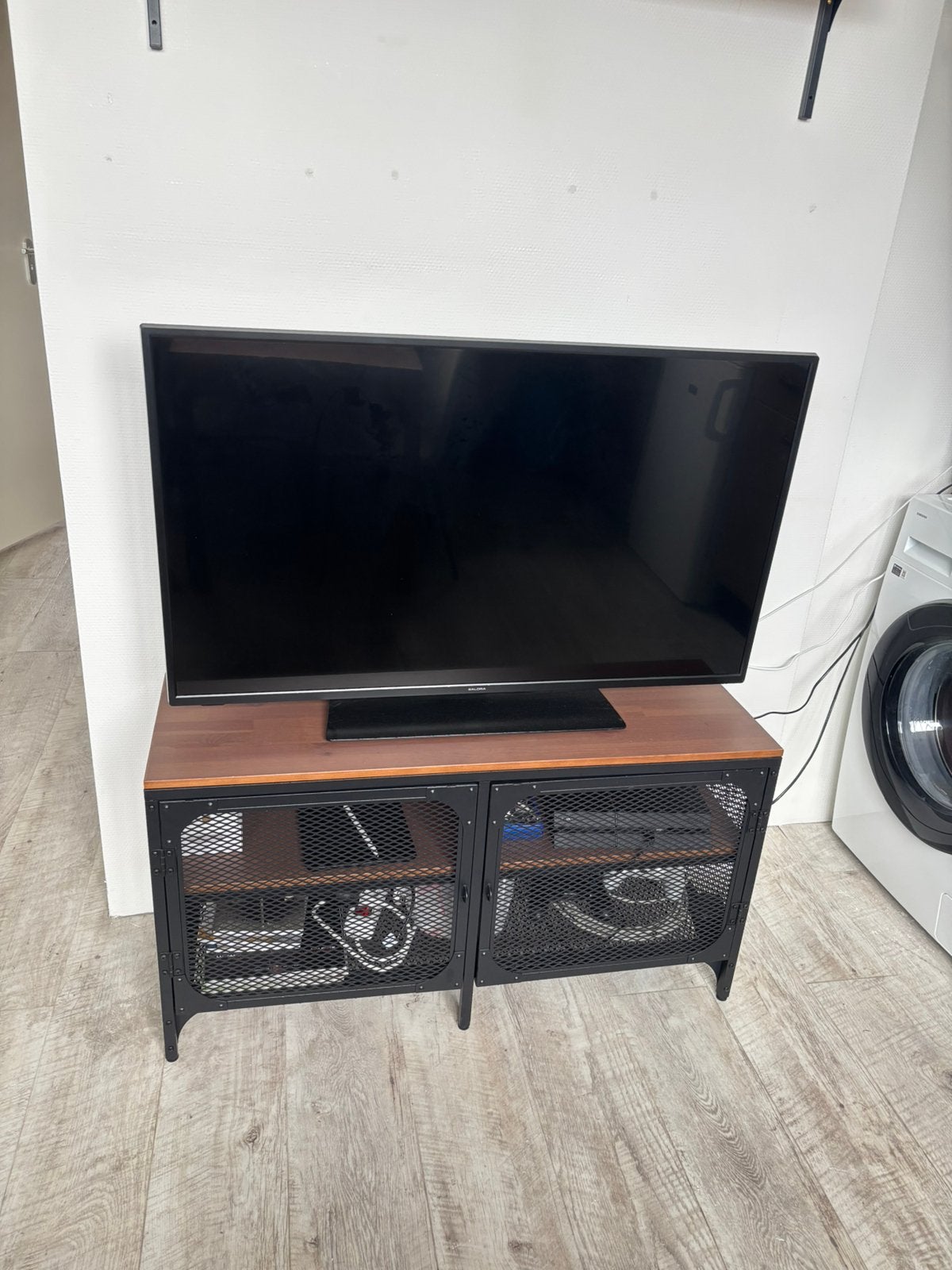 Tv meubel Fjallbo 100 cm, Huis en Inrichting, Kasten | Televisiemeubels, Ophalen, 50 tot 100 cm, Zo goed als nieuw, Minder dan 100 cm