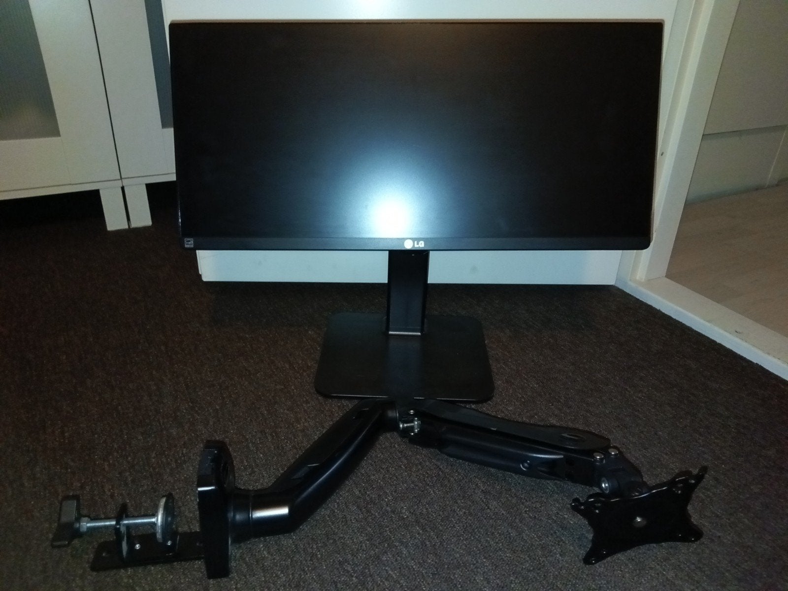 LG 25 INCH Monitor MET INVISION TAFELSTANDAARD., Ophalen, Gebruikt, Zie foto, 60 Hz of minder