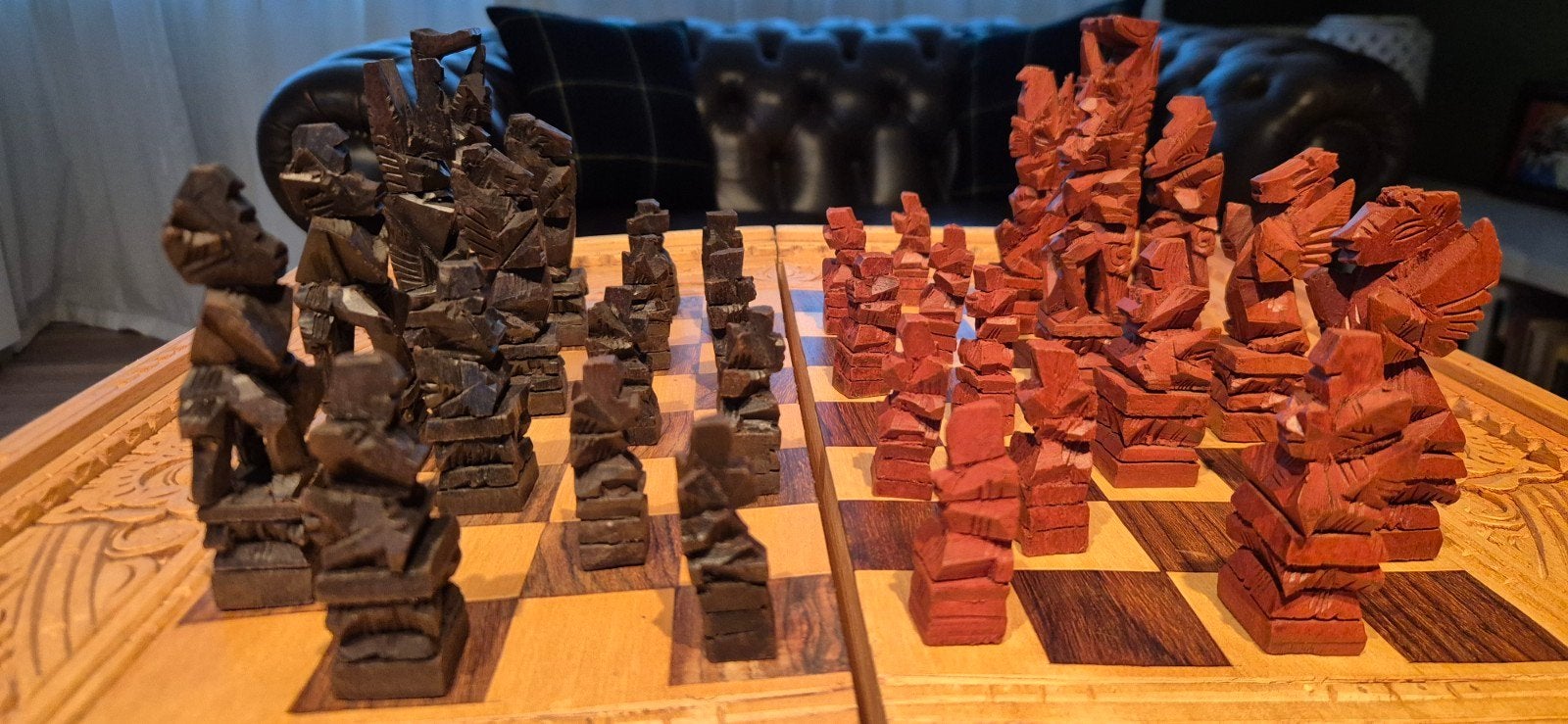 Balinees handgesneden schaak- en backgammonspel, Hobby en Vrije tijd, Ophalen, Minder dan 500 stukjes, Zo goed als nieuw, Schaken