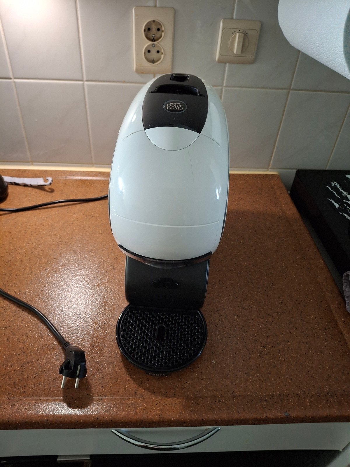 Dolce gusto neo met 6 pakken koffie erbij, Witgoed en Apparatuur, Ophalen of Verzenden, Zo goed als nieuw, Koffiemachine