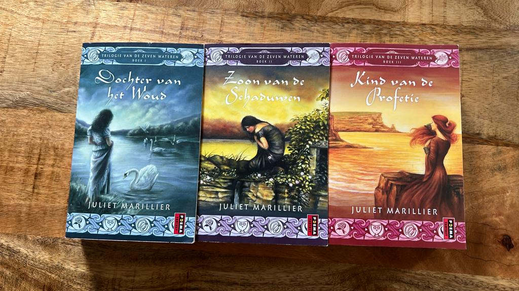 Trilogie van de zeven wateren - Juliet Marillier, Ophalen of Verzenden, Gelezen