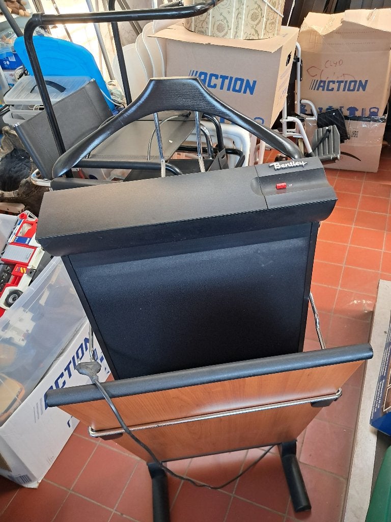 Bentley elektrische broekenpers kledingpers staand  CS27321, Ophalen, Gebruikt