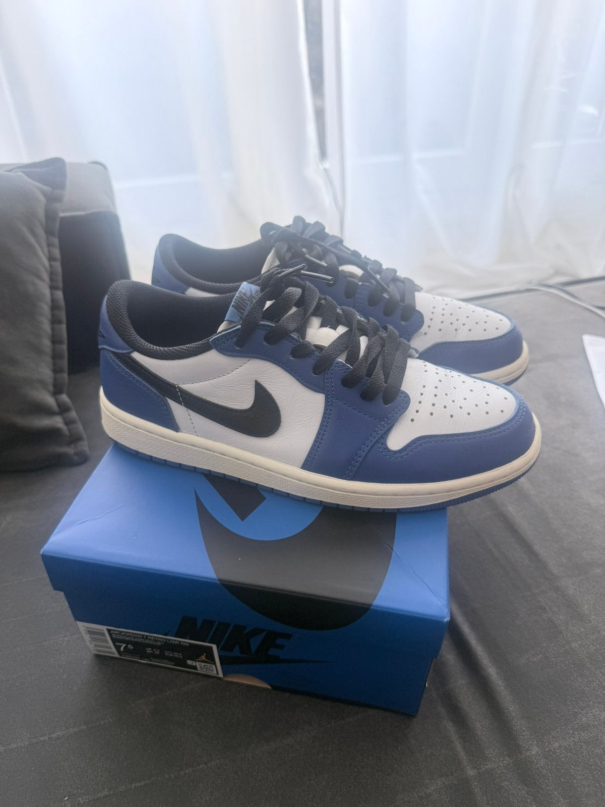 Air jordan 1 low royal blue, Ophalen of Verzenden, Zo goed als nieuw, Blauw, Sneakers of Gympen