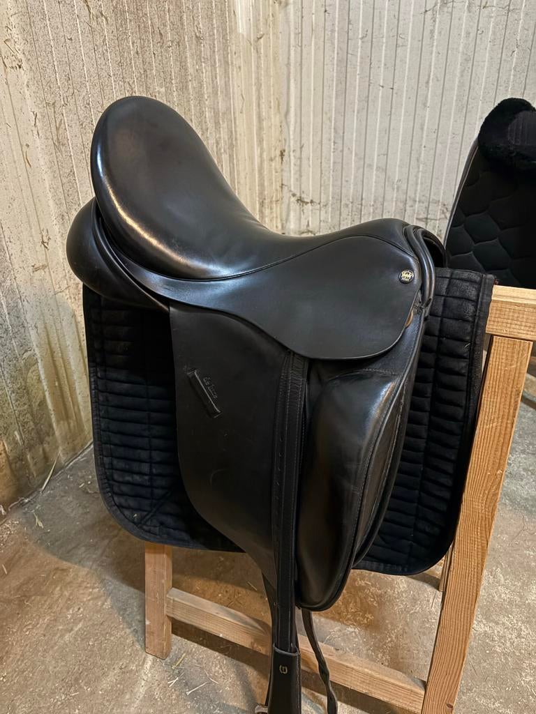 Goed KM dressuurzadel de luxe 4fit 17,5 inch, Ophalen of Verzenden, Zo goed als nieuw, Dressuur