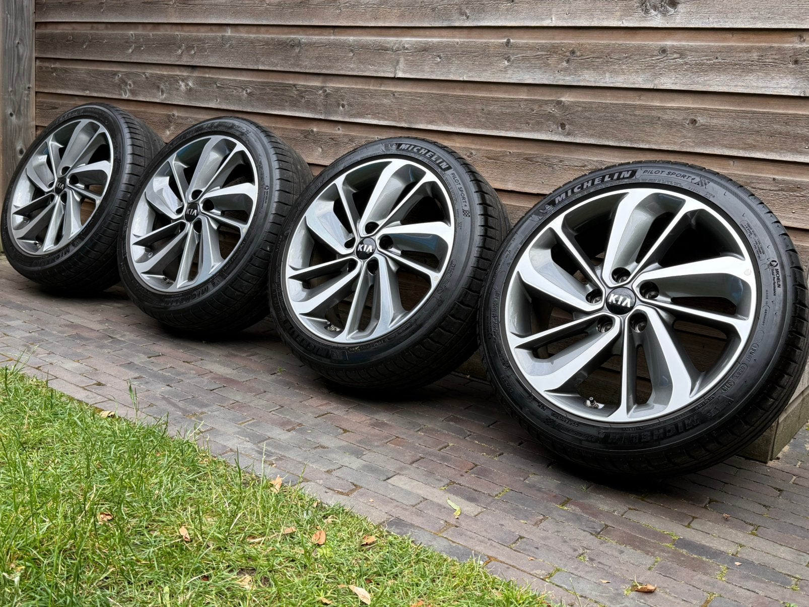 Orig ZGAN Kia Niro | E Niro 18 inch velgen + zomerbanden, 18 inch, Gebruikt, Banden en Velgen, Ophalen of Verzenden