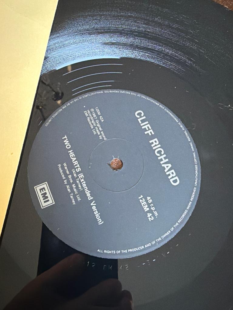 Cliff Richard - Two Hearts (12 inch Maxi-Single), Gebruikt, Originele persing, Maxi-single, 1980 - 1989