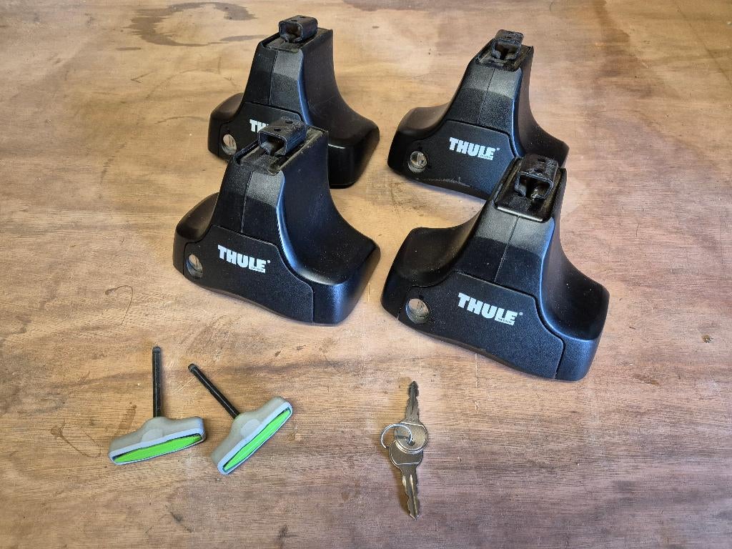 Thule Rapid System 754 Dakdrager voetenset, Auto diversen, Dakdragers, Ophalen of Verzenden, Gebruikt