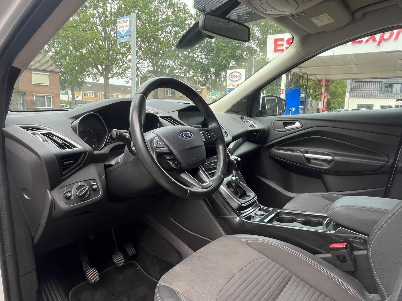 Ford Kuga 1.5 EcoBoost Titanium Climat, Cruise, Pdc, Trekhaa, Auto's, Euro 6, 4 cilinders, Wit, Bedrijf