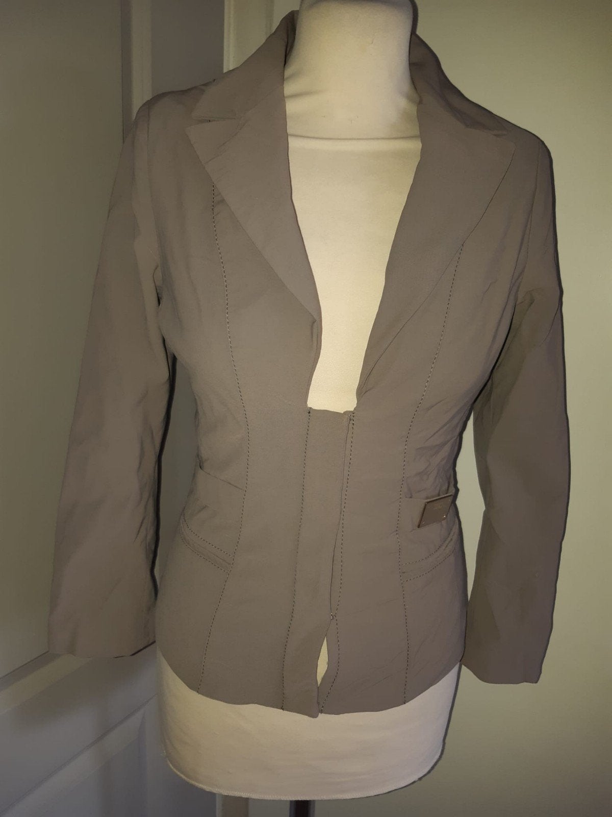 Elisabetta Franchi blazer 44, Ophalen of Verzenden, Zo goed als nieuw, Maat 42/44 (L), Beige