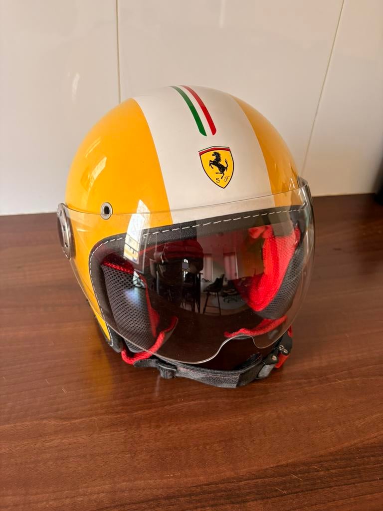 Ferrari helm kids mt L, Kinderen, Integraalhelm, Tweedehands, Ophalen
