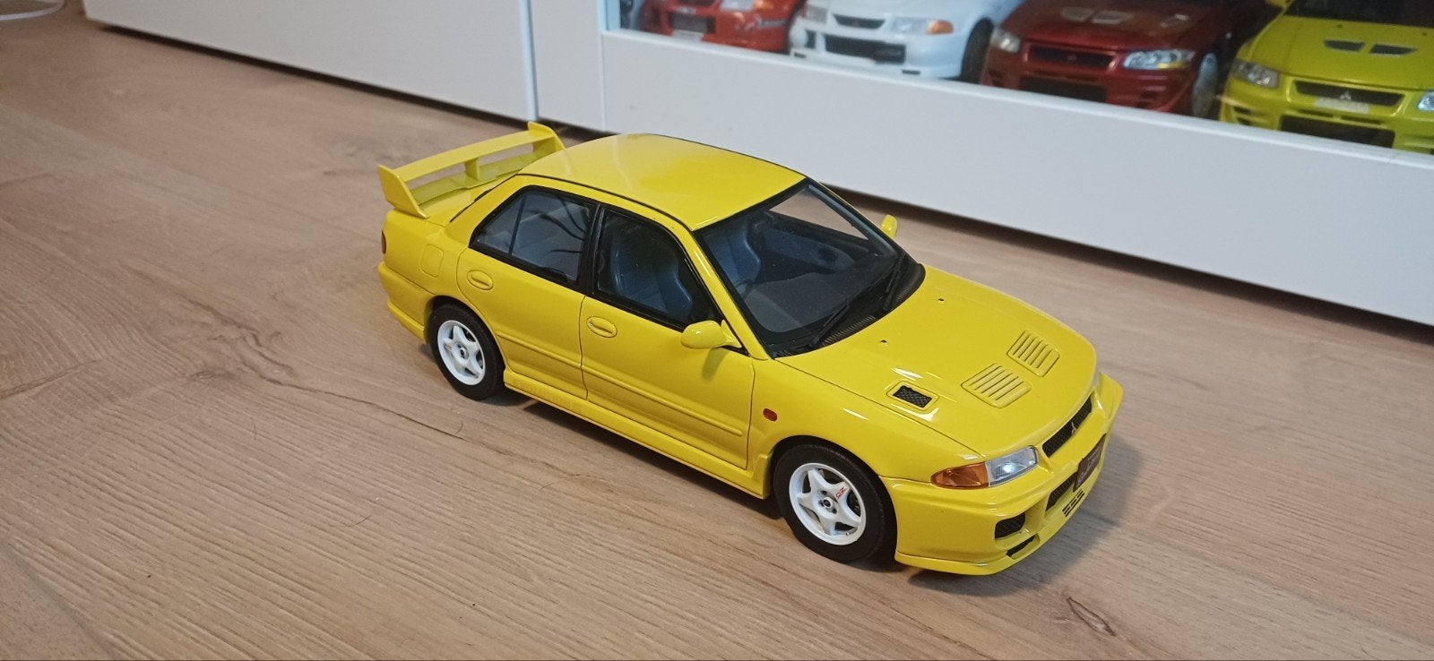 Gele Mitsubishi Lancer Evolution 3 III schaalmodel ottomobil, Ophalen of Verzenden, Zo goed als nieuw, Overige typen
